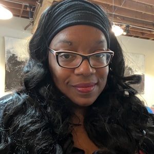 Meet your Posher, Alicia